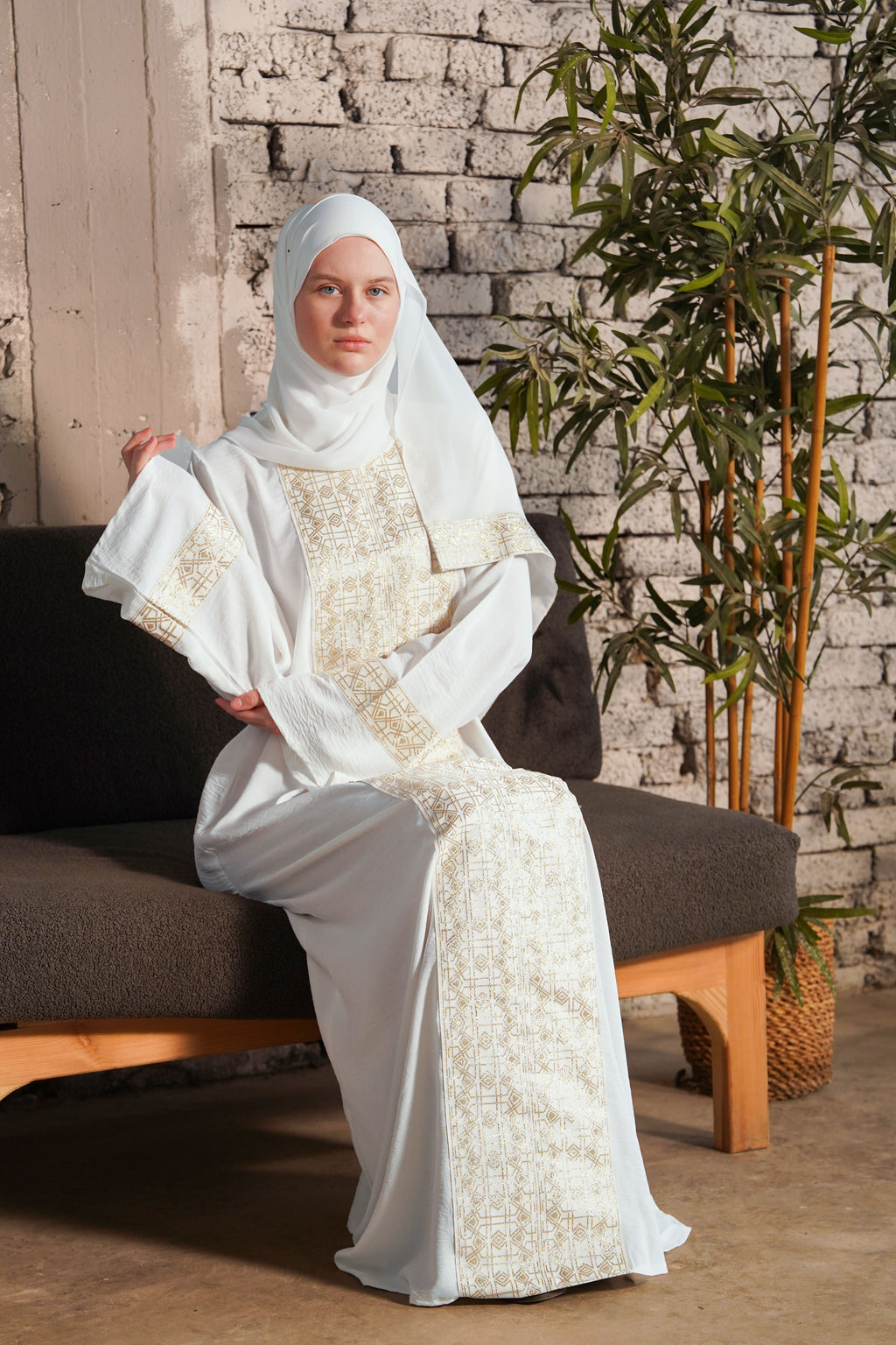 Mira Abaya