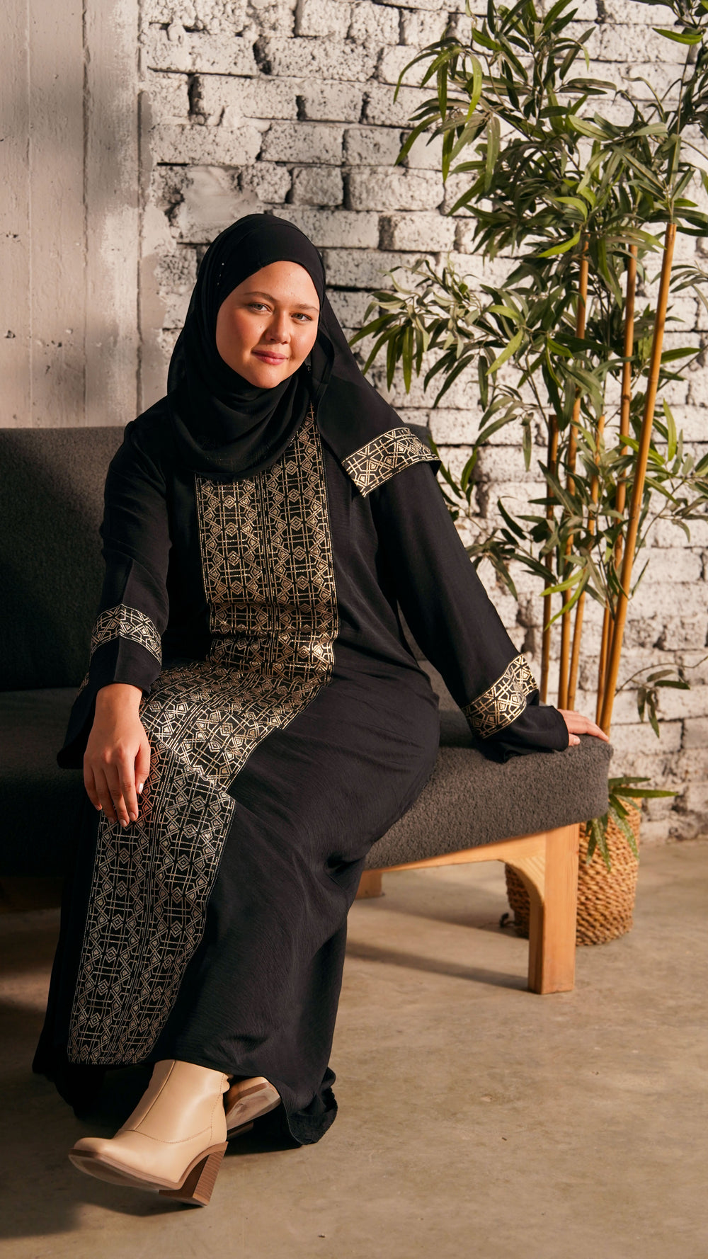 Mira Abaya